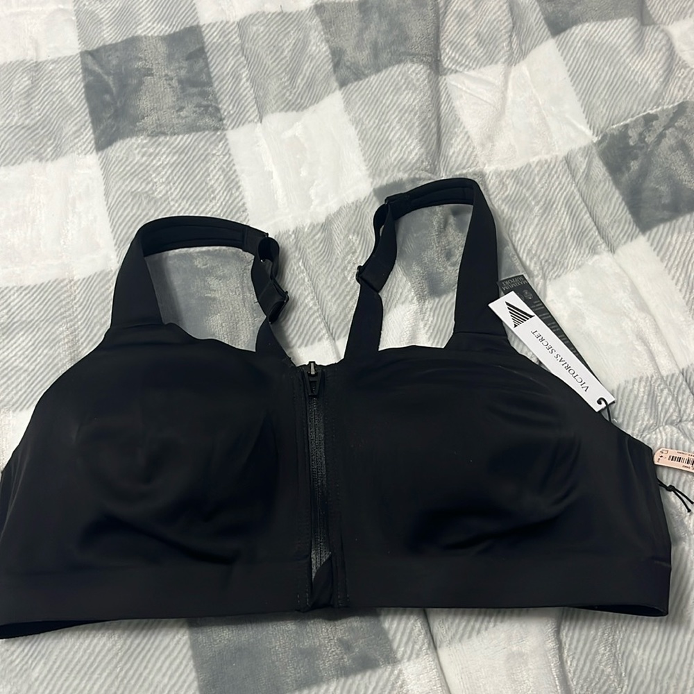 Victoria’s Secret knockout, sports bra